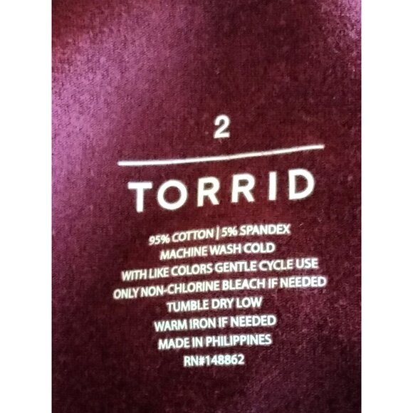 Torrid Burgundy Mock Neck Keyhole Long Sleeve Top Open Back Size 2 (2X) - Picture 7 of 8
